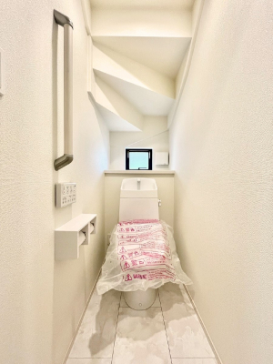 gC@`Toilet`@YEXbLEKȃEHVbgtgCł낰ԂłBgC͖g킴𓾂Ȃ́BۂłˁBgC2̂Œ̍Gɕ֗łI