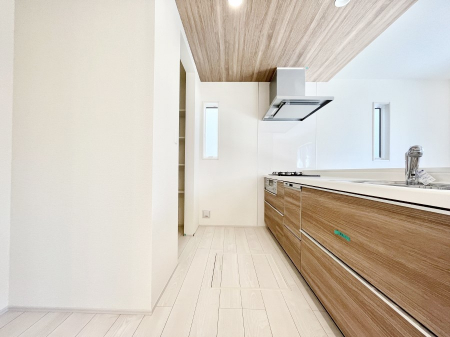 Lb`@P`Kitchen`@LĎg₷Lb`ȂƑłɗAЕtԂȂłႢ܂[Ղ肠̂ŁAƐȈۂۂĂ܂B