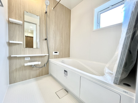 @`Bath Room`@ƑL΂ē邱Ƃ\I̔MdȃoX^CłBqlƂꏏł\ȍLȂ̂ŁArOƂ͈ƑcR̂ЂƎy݂܂B