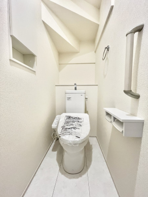 gC@`Toilet`@YEXbLEKȃEHVbgtgCł낰ԂłBgC͖g킴𓾂Ȃ́BۂłˁBgC2̂Œ̍Gɕ֗łI