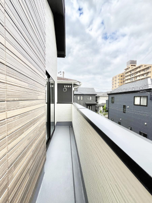 oRj[@`Balcony`  oRj[͉z݁Azc󕨂C悭Ƃł܂B  g₷JIȃoRj[łzՂ~蒍AoRj[tZ܂B  