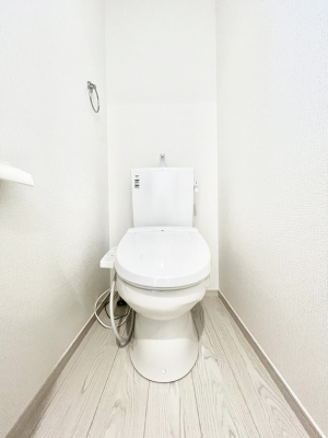 gC@`Toilet`@YEXbLEKȃEHVbgtgCł낰ԂłBgC͖g킴𓾂Ȃ́BۂłˁBgC2̂Œ̍Gɕ֗łI