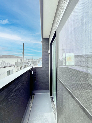 oRj[@`Balcony`  oRj[͉z݁Azc󕨂C悭Ƃł܂B  g₷JIȃoRj[łzՂ~蒍AoRj[tZ܂B  