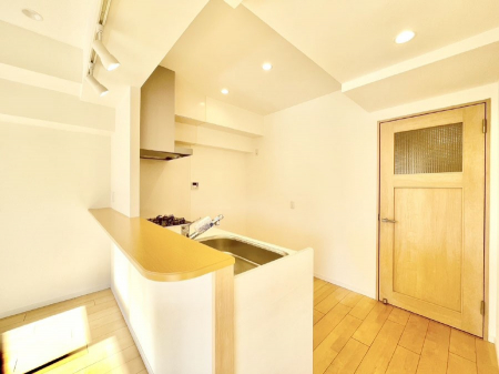 Lb`@`Kitchen`  u͉낤vȃLb`Ȃv藿łႢ܂B  Lb`̓rO]łƑȂ邨Ƃɂ܂B  