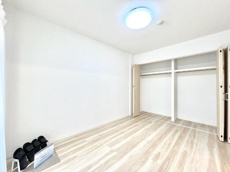 Q@`Bed Room`@SɎ[N[[bgIiĝm⏬͂AGߕ̂mȂǂƐڂ܂܂BԂLgpłALp܂