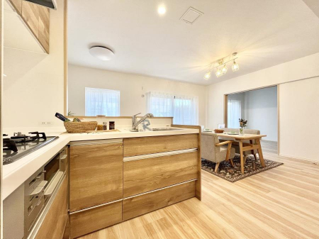 Lb`@`Kitchen`@LĎg₷Lb`ȂƑłɗAЕtԂȂłႢ܂[Ղ肠̂ŁAƐȈۂۂĂ܂B