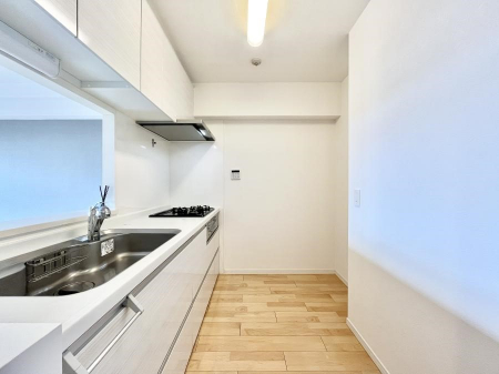 Lb`@`Kitchen`@LĎg₷Lb`ȂƑłɗAЕtԂȂłႢ܂[Ղ肠̂ŁAƐȈۂۂĂ܂B