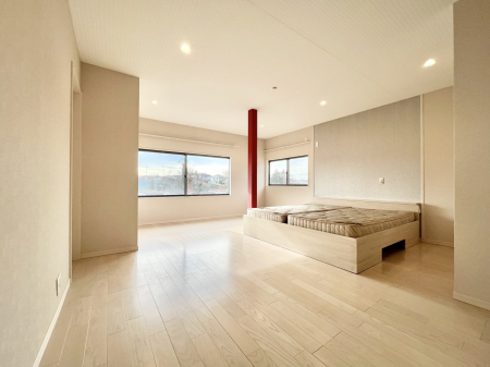 Q@`Bed Room`@ulvƂvwł肭낰QB̉Ǝ₨dɔꂽ̓tJtJ̃xbgŖĂBer{IĂKȍL