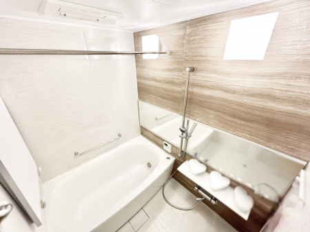 @`Bath Room`  ƑL΂ē邱Ƃ\I  1̔B1̔tbVłłˁ􍂋J[ŗ̂ԁBCGH
