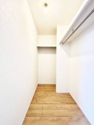 ̑@`Walk-in Closet`@KvȂ̂R[fBl[gꗗĊmFłAgxx⏀ZԂōςރEH[NCN[[bgݒu܂BƂ̒Ƃ֗Ȏ[Xy[XłB