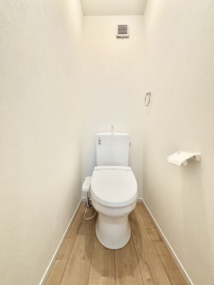 gC@`Toilet`@YEXbLEKȃEHVbgtgCł낰ԂłBgC͖g킴𓾂Ȃ́BۂłˁBgC2̂Œ̍Gɕ֗łI