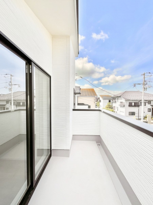 oRj[@1`Balcony`  oRj[͉z݁Azc󕨂C悭Ƃł܂B  g₷JIȃoRj[łzՂ~蒍AoRj[tZ܂B  