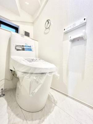 gC@`Toilet`@YEXbLEKȃEHVbgtgCł낰ԂłBgC͖g킴𓾂Ȃ́BۂłˁBgC2̂Œ̍Gɕ֗łI