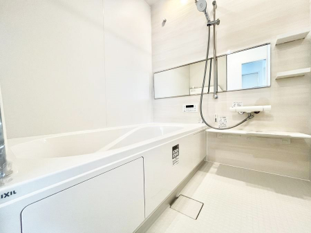 @P`Bath Room`  ƑL΂ē邱Ƃ\I  qlƂꏏł\ȍLȂ̂ŁArOƂ͈ƑcR̂ЂƎy݂܂B