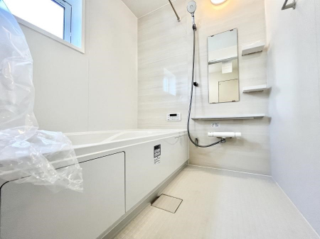 @`Bath Room`@L΂ē邱Ƃ\I̔MdȃoX^CłBqlƂꏏł\ȍLȂ̂ŁArOƂ͈ƑcR̂ЂƎy݂܂B