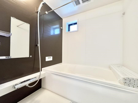 @`Bath Room`@͋C̗ŖɌătbVB@\tĂ̂ŗׂ̐@uŐ􂢏オ󕨂AJ̓VCCɂ邱Ƃ\łB