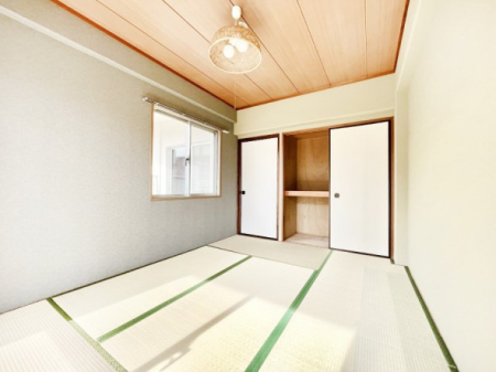 ̑ρ@`Japanese Room`@aʂȎԁA炩ȏt̂炩ȎA~͂̎炷zƂԁAoNɂĕ\ςʂȏꏊAƑ݂Ȃ̂Cɓ̋ԁB