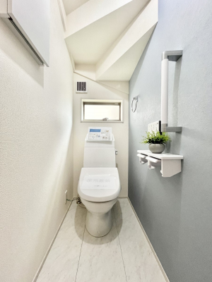gC@`Toilet`@YEXbLEKȃEHVbgtgCł낰ԂłB1A2KɃgCXy[XǏ薾邭AKԂƂȂĂ܂gꏊ炱̔złI