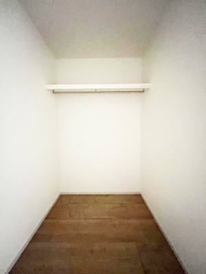 ̑@`Walk-in Closet`@KvȂ̂R[fBl[gꗗĊmFłAgxx⏀ZԂōςރEH[NCN[[bgݒu܂BƂ̒Ƃ֗Ȏ[Xy[XłB