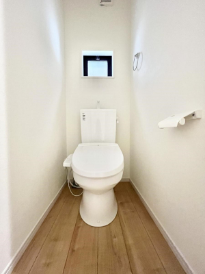 gC@`Toilet`@YEXbLEKȃEHVbgtgCł낰ԂłBgC͖g킴𓾂Ȃ́BۂłˁBgC2̂Œ̍Gɕ֗łI