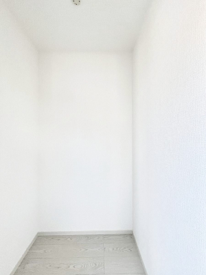 ̑@`Walk-in Closet`@KvȂ̂R[fBl[gꗗĊmFłAgxx⏀ZԂōςރEH[NCN[[bgݒu܂BƂ̒Ƃ֗Ȏ[Xy[XłB