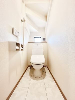 gC@`Toilet`@YEXbLEKȃEHVbgtgCł낰ԂłB1A2KɃgCXy[XǏ薾邭AKԂƂȂĂ܂gꏊ炱̔złI