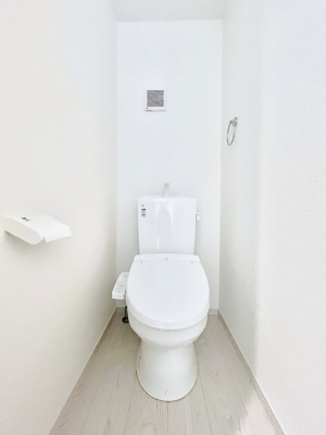gC@`Toilet`@YEXbLEKȃEHVbgtgCł낰ԂłBgC͖g킴𓾂Ȃ́BۂłˁBgC2̂Œ̍Gɕ֗łI