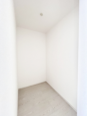 ̑@`Walk-in Closet`@KvȂ̂R[fBl[gꗗĊmFłAgxx⏀ZԂōςރEH[NCN[[bgݒu܂BƂ̒Ƃ֗Ȏ[Xy[XłB