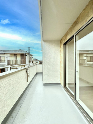 oRj[@`Balcony`  oRj[͉z݁Azc󕨂C悭Ƃł܂B  g₷JIȃoRj[łzՂ~蒍AoRj[tZ܂B  