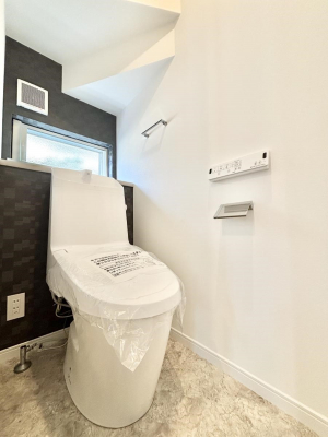 �g�C���@�����`Toilet�`�@�Y��E�X�b�L���E���K�ȃE�H�V�����b�g�t�g�C���ł��낰���Ԃł��B1�A2�K���Ƀg�C���X�y�[�X�I�̌������薾�邭�A���K��ԂƂȂ��Ă���܂��������g���ꏊ�����炱���̔z���ł��I