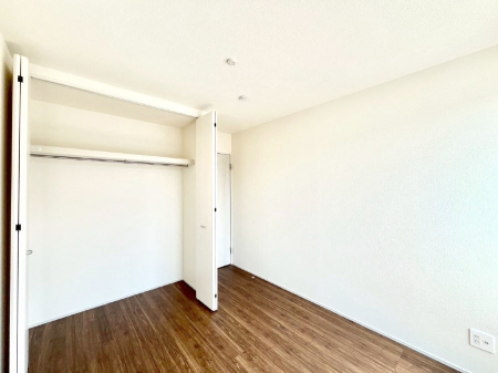 Q@R`Bed Room`  Sɂ͎[N[[bgIiĝm⏬͂AGߕ̂mȂǂƐڂ܂܂B  ԂLgpł܂ˁB