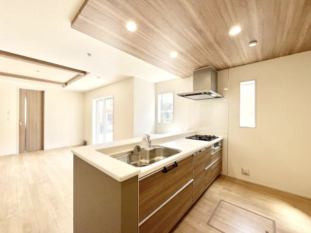 Lb`@`Kitchen`@R鑋̂Lb`gꏊ炱Agl܂BƂLb`R[i[͎LȎdオƂȂĂ܂B