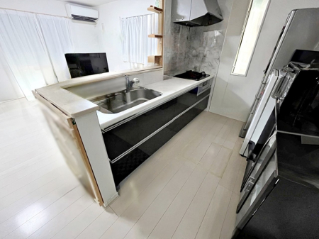 Lb`@`Kitchen`@LĎg₷Lb`ȂƑłɗAЕtԂȂłႢ܂[Ղ肠̂ŁAƐȈۂۂĂ܂BCGH