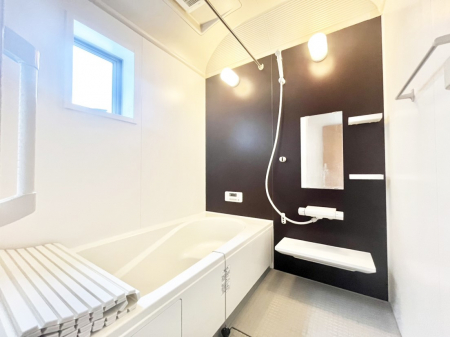 @`Bath Room`@͋C̗ŖɌătbVB@\tĂ̂ŗׂ̐@uŐ􂢏オ󕨂AJ̓VCCɂ邱Ƃ\łB