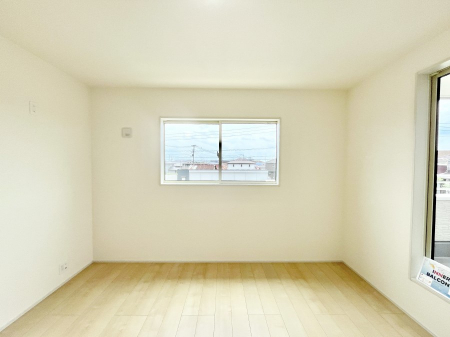 Q@P`Bed Room`@؂̉肪₳t[O͈炬炷vCx[gԁB߂̃t[Oł̂ŁAǎƂ}b`AXɍLĂʂB