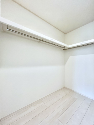 ̑@EH[NCN[[bgtŐԂLpł܂B