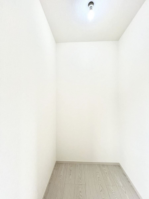 ̑@`Walk-in Closet`@KvȂ̂R[fBl[gꗗĊmFłAgxx⏀ZԂōςރEH[NCN[[bgݒu܂BƂ̒Ƃ֗Ȏ[Xy[XłB