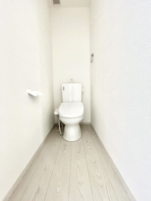 gC@`Toilet`@YEXbLEKȃEHVbgtgCł낰ԂłBgC͖g킴𓾂Ȃ́BۂłˁBgC2̂Œ̍Gɕ֗łI