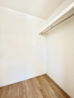 ̑@`Walk-in Closet`@KvȂ̂R[fBl[gꗗĊmFłAgxx⏀ZԂōςރEH[NCN[[bgݒu܂BƂ̒Ƃ֗Ȏ[Xy[XłB