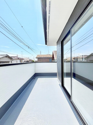 oRj[@`Balcony`  oRj[͉z݁Azc󕨂C悭Ƃł܂B  g₷JIȃoRj[łzՂ~蒍AoRj[tZ܂B  