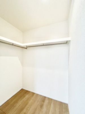 ̑@`Walk-in Closet`@KvȂ̂R[fBl[gꗗĊmFłAgxx⏀ZԂōςރEH[NCN[[bgݒu܂BƂ̒Ƃ֗Ȏ[Xy[XłB