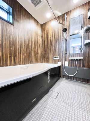@`Bath Room`@͋C̗ŖɌătbVB@\tĂ̂ŗׂ̐@uŐ􂢏オ󕨂AJ̓VCCɂ邱Ƃ\łB