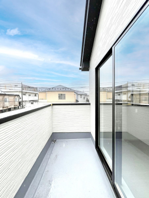 oRj[@P`Balcony`  oRj[͉z݁Azc󕨂C悭Ƃł܂B  g₷JIȃoRj[łzՂ~蒍AoRj[tZ܂B  
