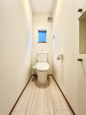 gC@`Toilet`@YEXbLEKȃEHVbgtgCł낰ԂłB1A2KɃgCXy[XǏ薾邭AKԂƂȂĂ܂gꏊ炱̔złI