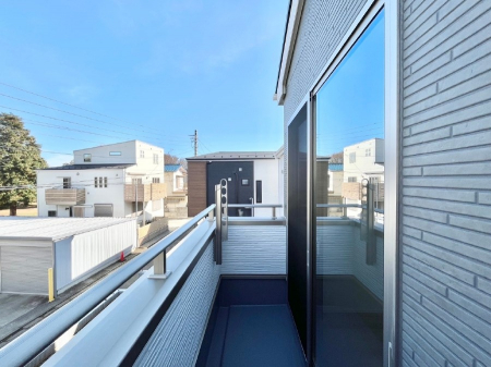 oRj[@`Balcony`  oRj[͉z݁Azc󕨂C悭Ƃł܂B  g₷JIȃoRj[łzՂ~蒍AoRj[tZ܂B  
