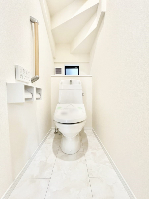 gC@`Toilet`@YEXbLEKȃEHVbgtgCł낰ԂłBgC͖g킴𓾂Ȃ́BۂłˁBgC2̂Œ̍Gɕ֗łI