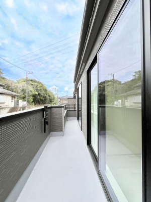 oRj[@Q`Balcony`  oRj[͉z݁Azc󕨂C悭Ƃł܂Bg₷JIȃoRj[łzՂ~蒍AoRj[tZ܂B  