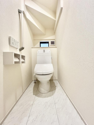 gC@Q`Toilet`@̂鐅gC̓EHVbgtłgC͖g킴𓾂Ȃ́BۂłˁBgC2̂Œ̍Gɕ֗łI