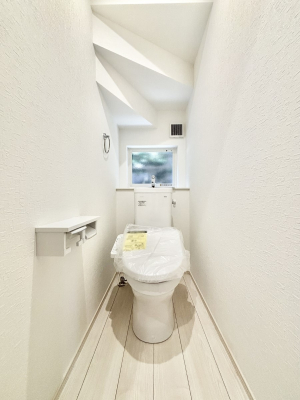 gC@`Toilet`@YEXbLEKȃEHVbgtgCł낰ԂłB1A2KɃgCXy[XǏ薾邭AKԂƂȂĂ܂gꏊ炱̔złI