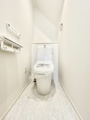 gC@`Toilet`@YEXbLEKȃEHVbgtgCł낰ԂłBgC͖g킴𓾂Ȃ́BۂłˁBgC2̂Œ̍Gɕ֗łI